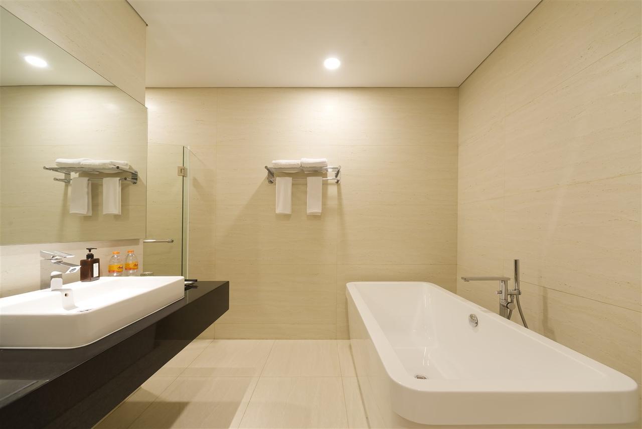 Aviary Bintaro Hotel Serpong Exterior foto
